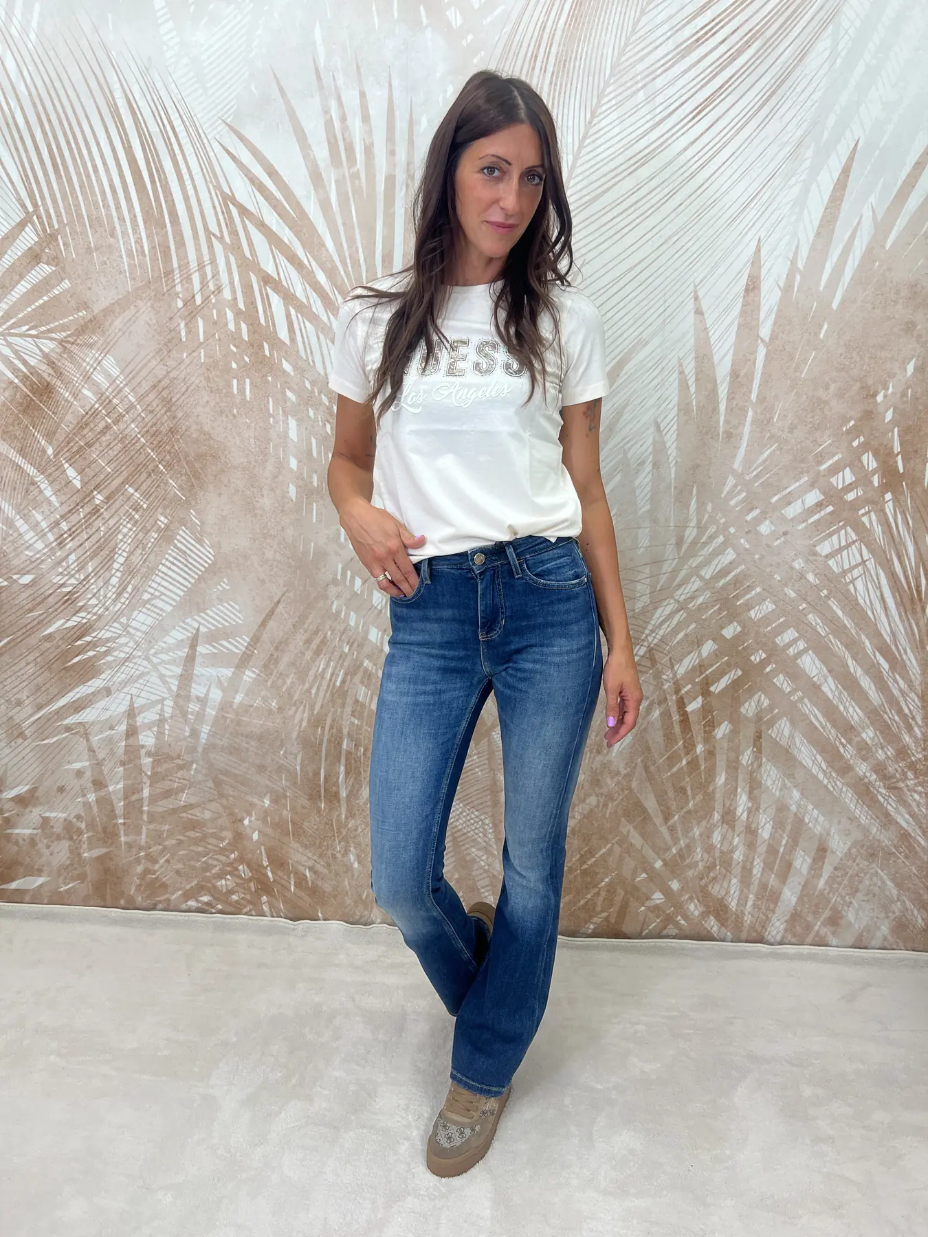 T-shirt Guess Snake Script crema - W6YI30 K4349