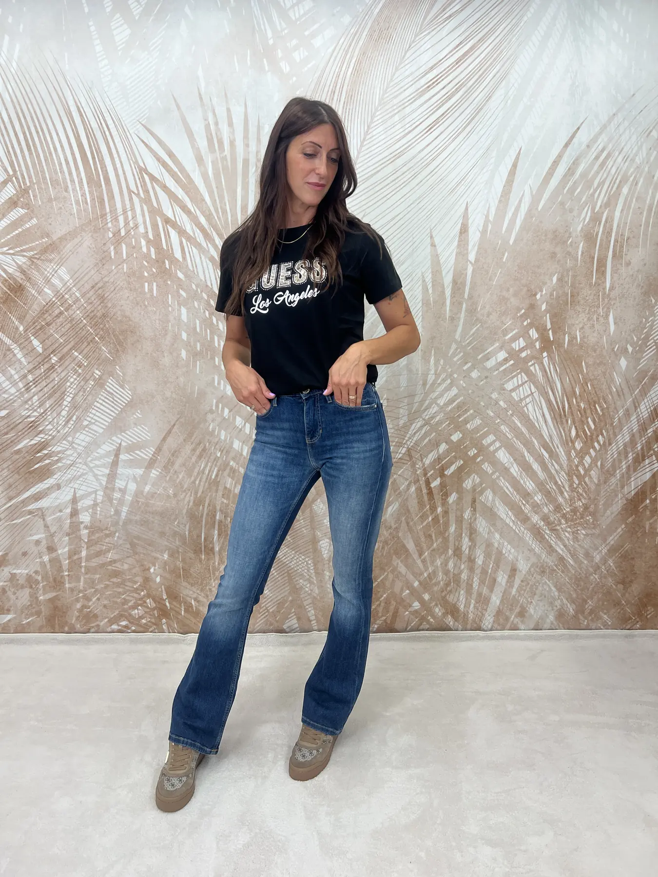 T-shirt Guess Snake Script nero - W6YI30 K4349